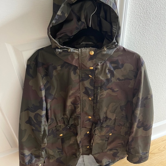 Women’s JCrew Perfect Raincoat in Camo -  Size Medium - Picture 5 of 7